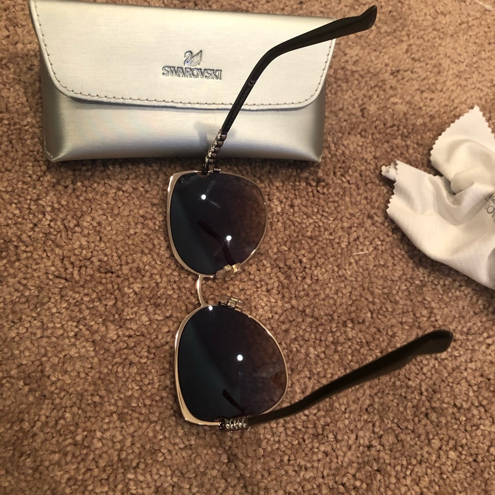 ‼️SOLD‼️Swarovski sunglasses with crystals NWOT - Picture 5 of 9